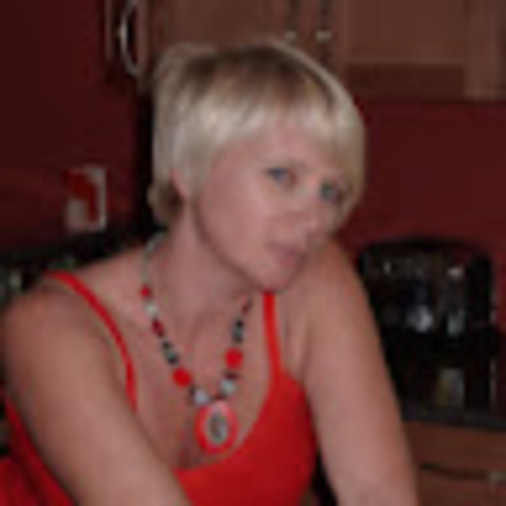 Meet your Posher, Lora